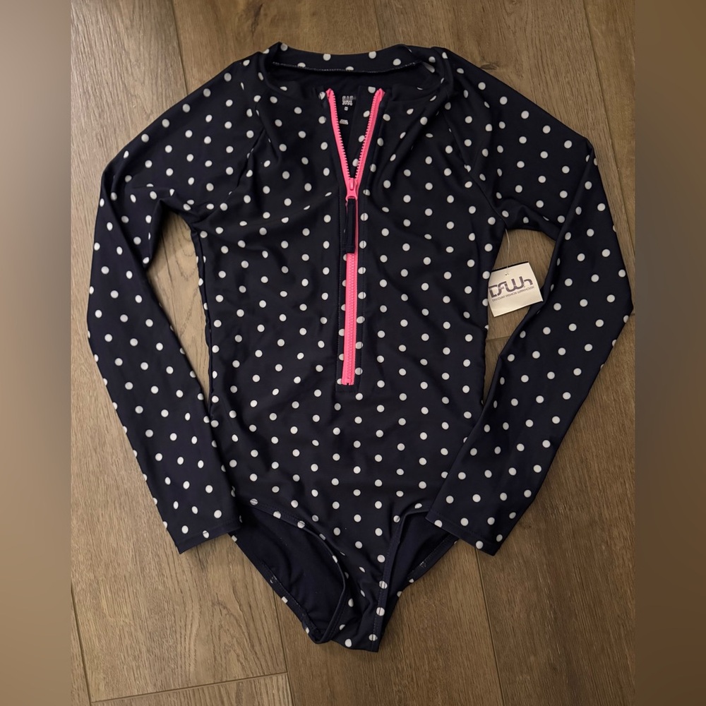 NWT GAP girls M One Piece Swimsuit Rash guard